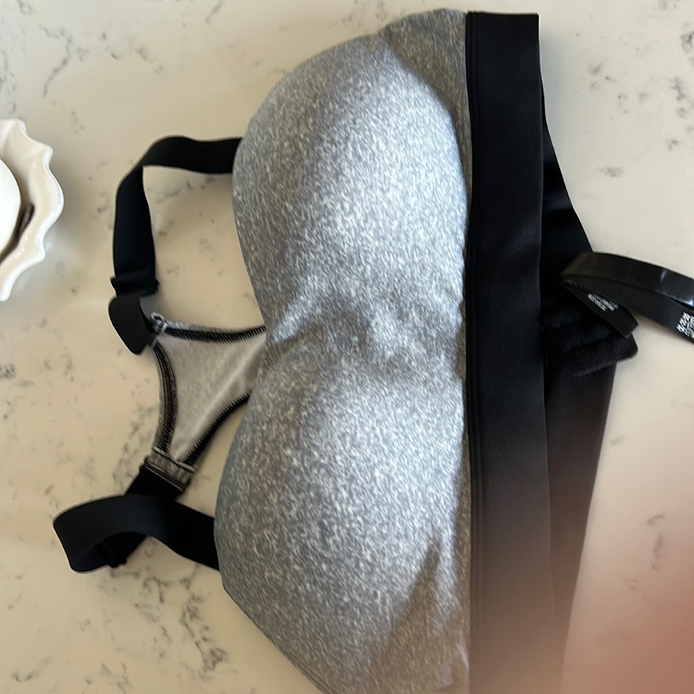 Sz L Victoria secret Ultimate push up sports bra